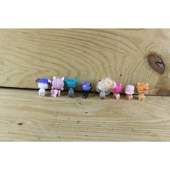 LoL Surprise Dolls Omg Lot of 77+ Dolls including minis Pieces Royal Bee Nomi - Picture 13 of 13